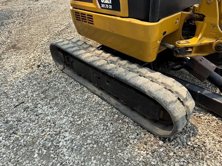 2015-caterpillar-301.7-image-11