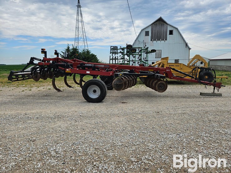 2014-case-ih-870-ecolo-tiger-7-shank-disk-ripper-image-4