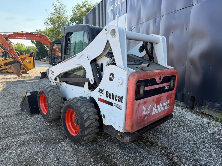 2013-bobcat-s650-image-2
