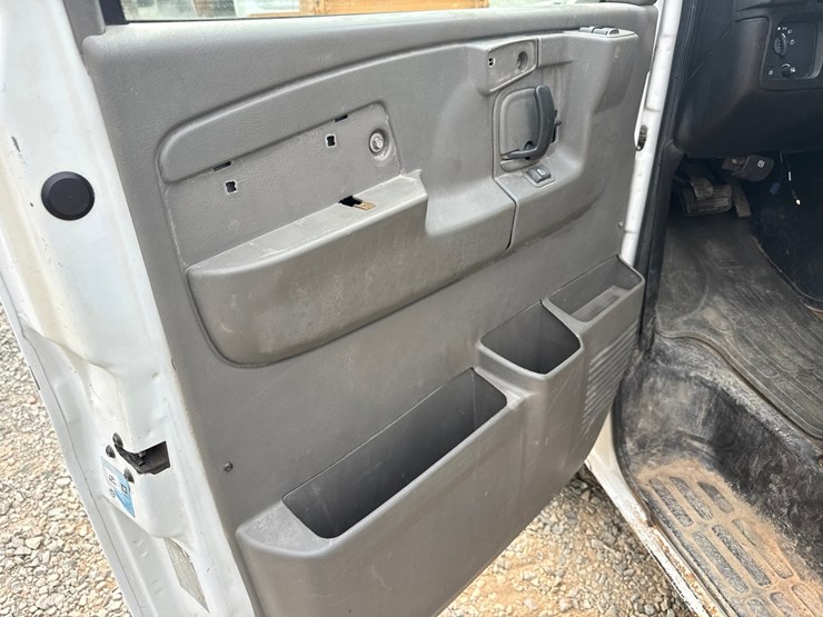 2007-chevrolet-3500-image-24