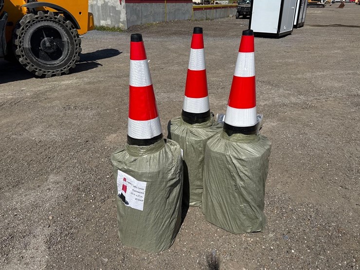 qty-(60)-safety-traffic-cones-image-1