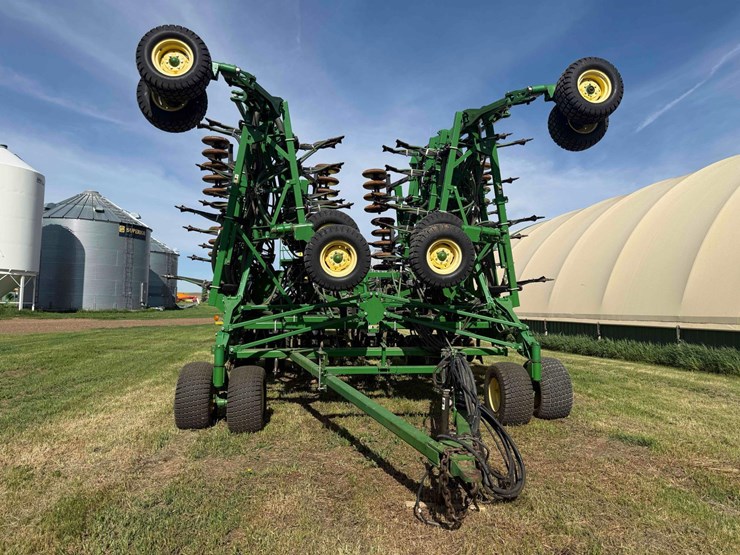 2013-john-deere-1830-image-41