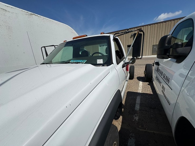 2005-chevrolet-3500hd-image-26