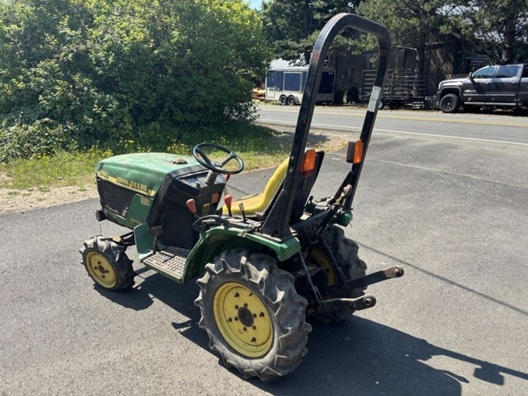 john-deere-4100-image-3