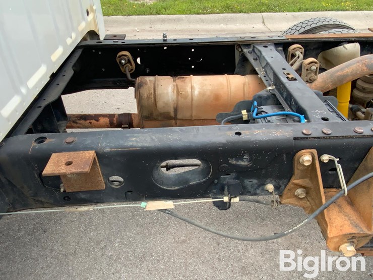 2013-ford-f550-xl-image-17