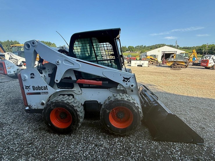 2013-bobcat-s650-image-5
