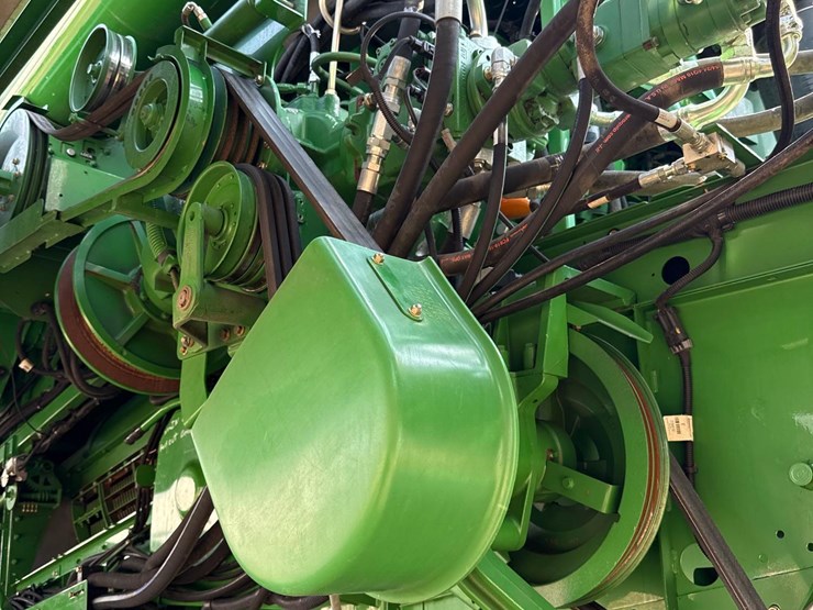 2011-john-deere-9770-sts-image-28