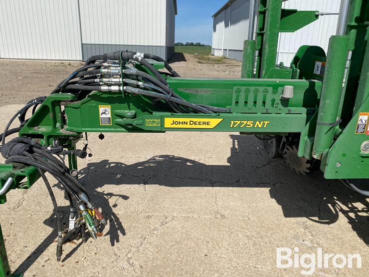 2022-john-deere-1775nt-image-12