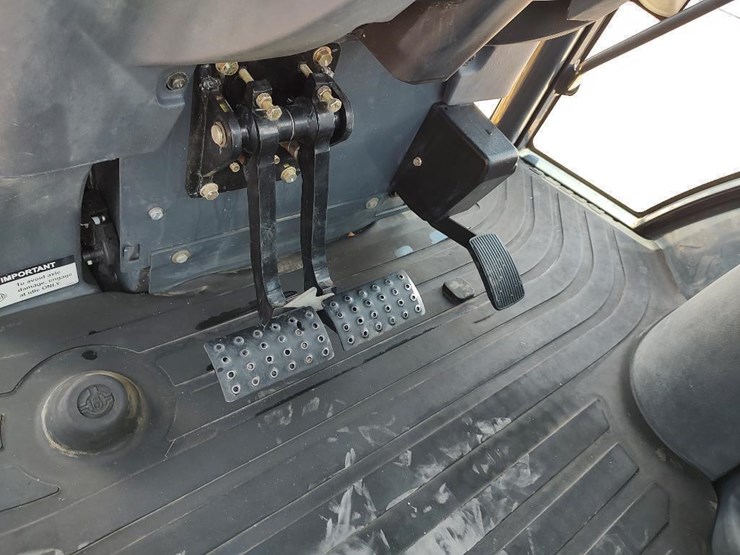 2011-deere-310sj-image-34