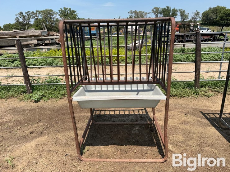 horse-hay-feeder-image-2