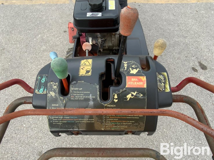 2005-ditch-witch-1230h-image-12