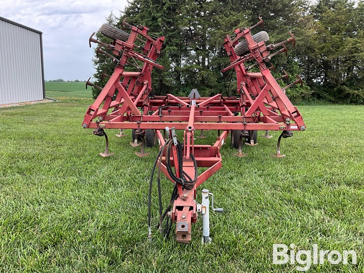 case-ih-4800-image-2