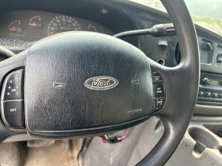 2002-ford-e450-image-51