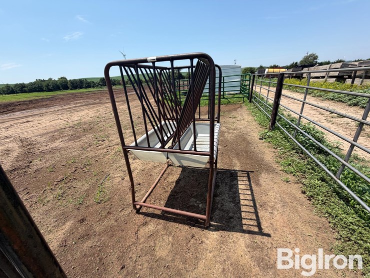 horse-hay-feeder-image-8