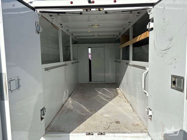 2015-ford-transit-image-22