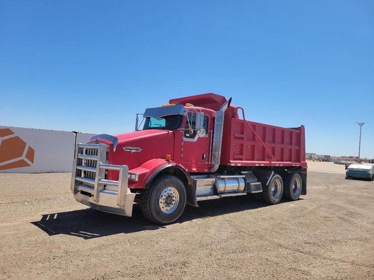 2010-kenworth-t800-image-1