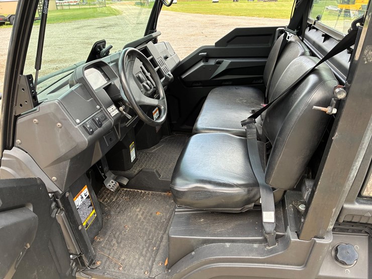 2023-john-deere-gator-image-6