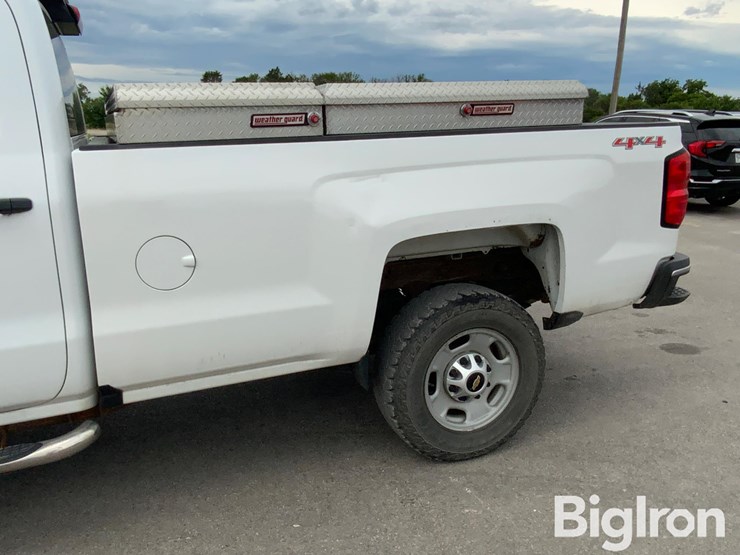 2016-chevrolet-silverado-2500-image-19