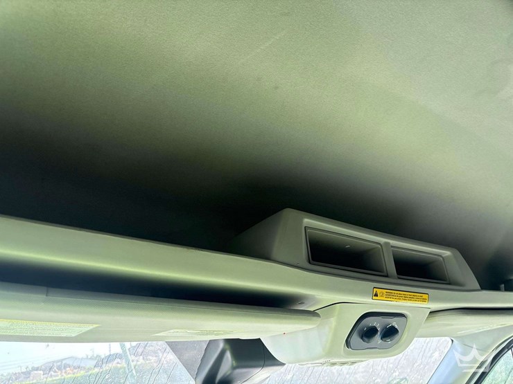 2019-ford-transit-image-18