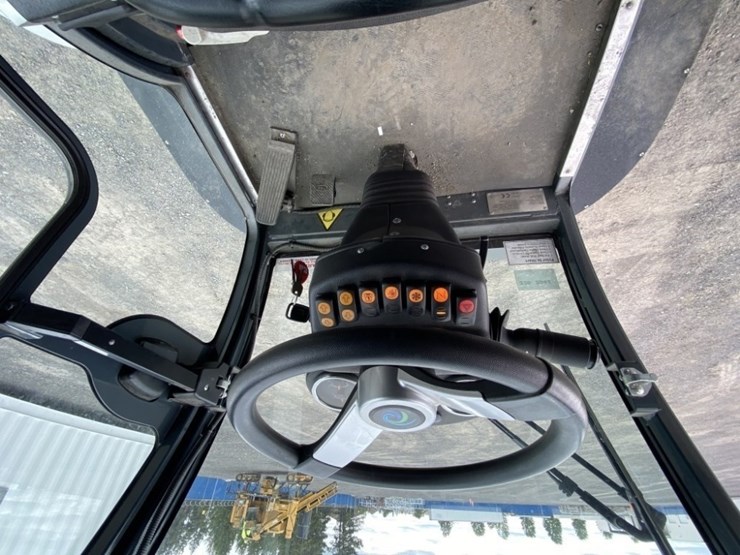 2013-cyclone-cy5500-surface-cleaning-truck-image-14