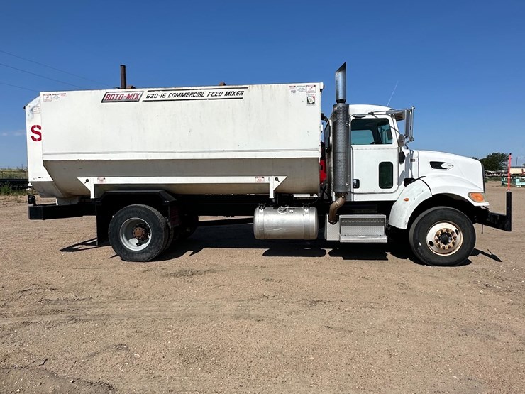 2008-peterbilt-335-image-4