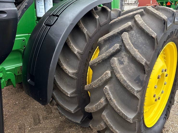 2014-john-deere-8320r-image-63