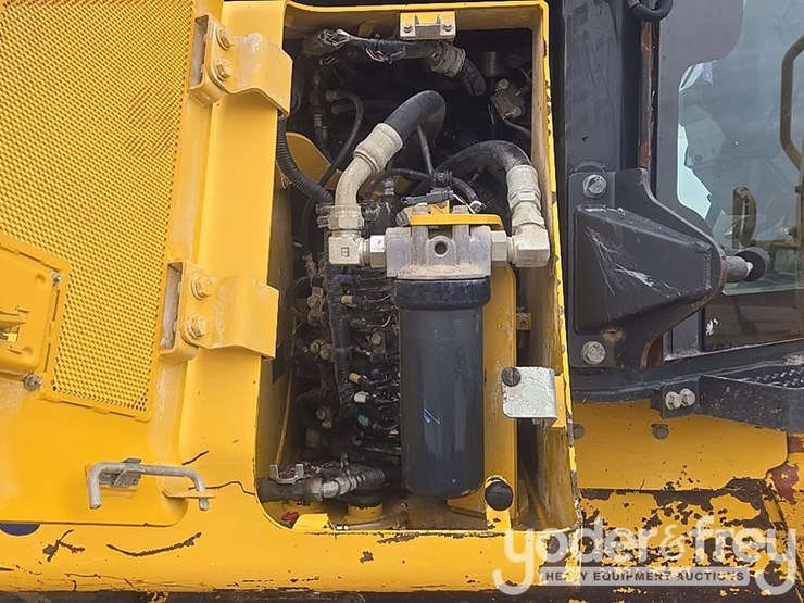 2020-komatsu-d61px-24-image-33