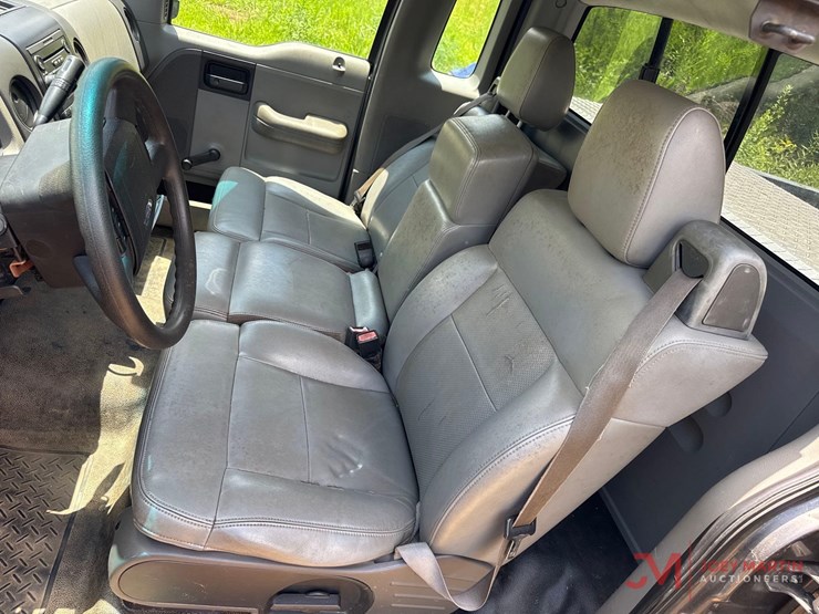 2004-ford-f150-xl-image-24