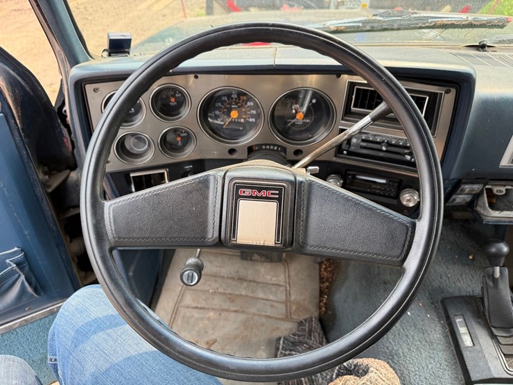 1987-gmc-suburban-image-41