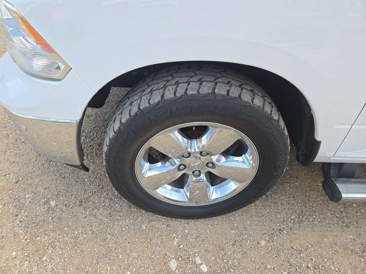 2017-ram-1500-slt-image-7