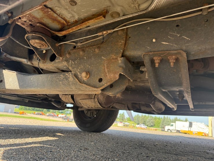 2011-ford-f350-image-25