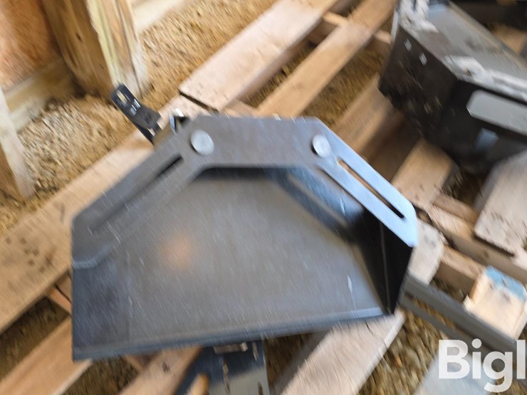 tractor-cab-corner-cubby-image-10
