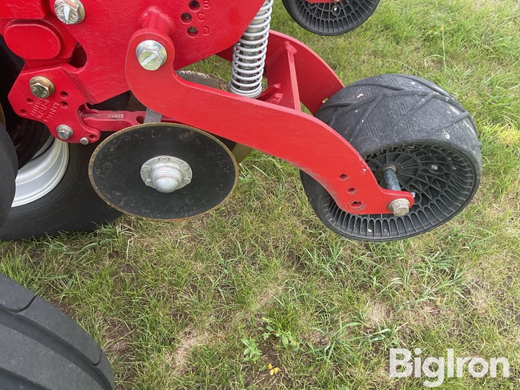 2024-case-ih-2150-image-9
