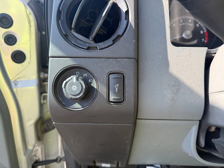 2011-ford-f350-image-46