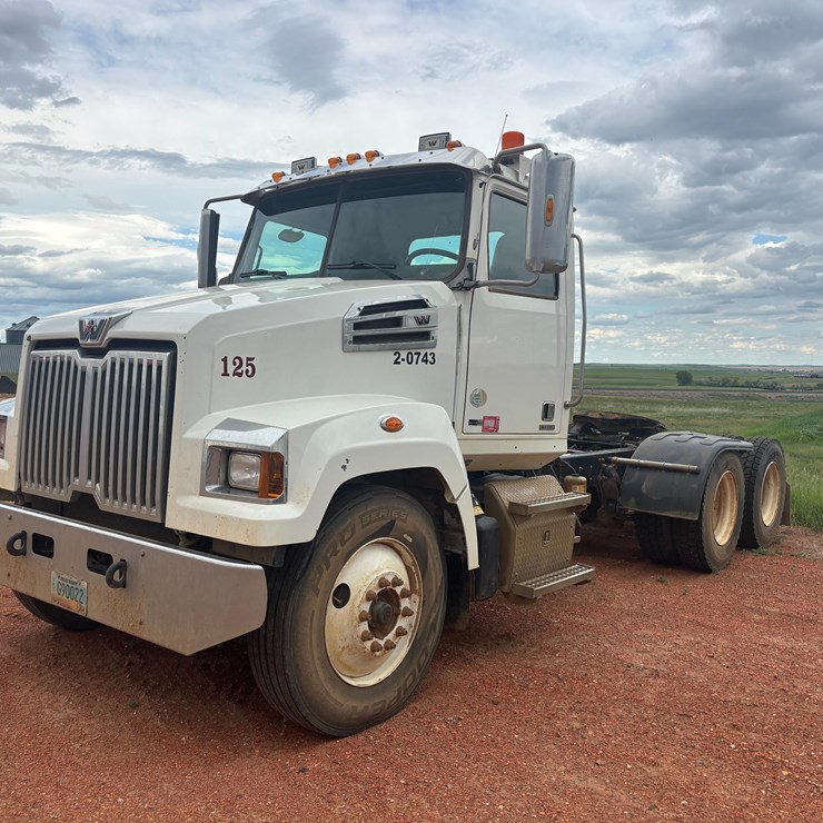 2015 Western Star W4700 Semi