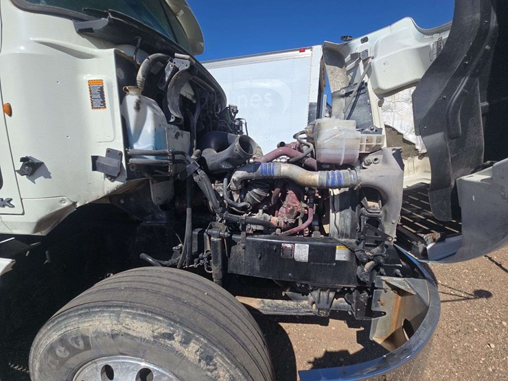 2014-mack-cxu613-600-tandem-axle-dual-cab-behind-engine-truck-tractor-image-26