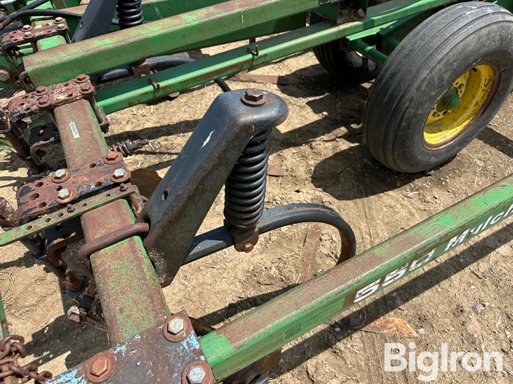john-deere-550-image-13