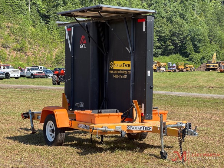 towable-solar-tech-message-board-image-1