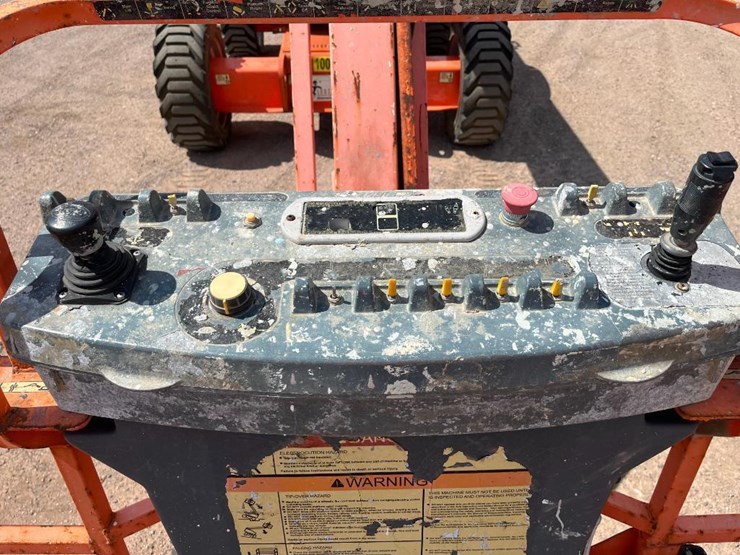 2011-jlg-600aj-image-9