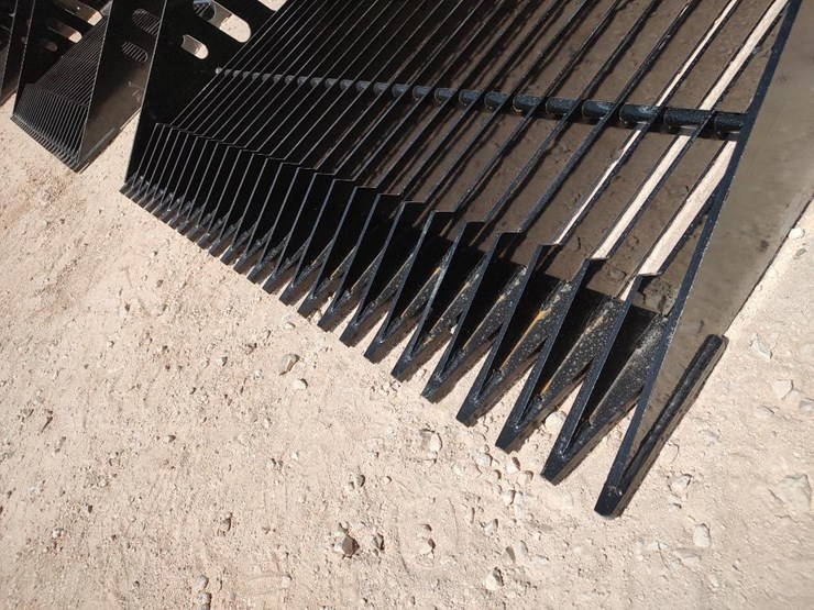 wolverine-sb72-72"-skid-steer-skeleton-rock-bucket-image-9