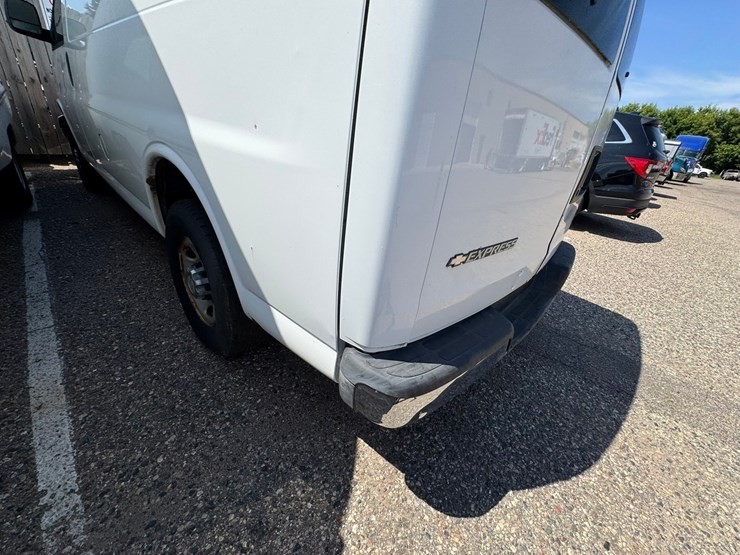 #1896-•-2008-chevy-express-van-image-22