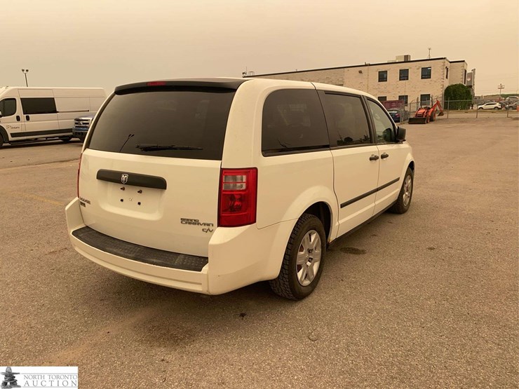 2010-dodge-grand-caravan-image-5