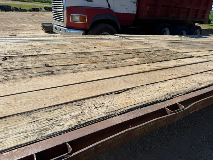 #1888-•-2004-friesen-welding-load-warrior-7-ton-gooseneck-trailer-image-15
