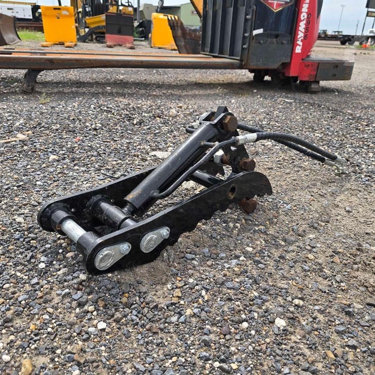 2025 IRANCH HYDRAULIC THUMB CLAMP