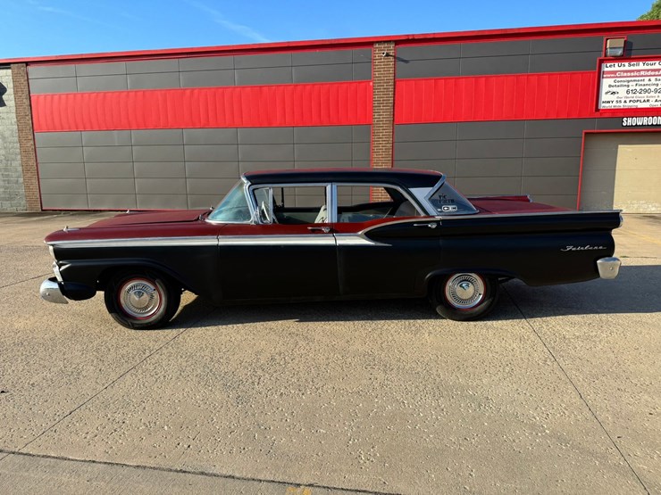 #1883-•-1957-ford-fairlane-image-2