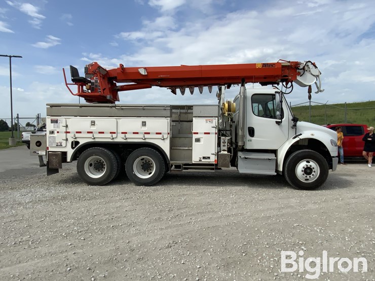 2014-freightliner-m2-106-image-4