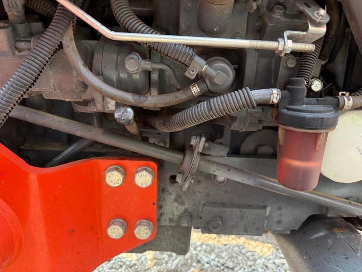 2019-kubota-l2501d-image-12