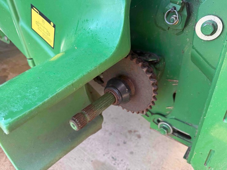 2011-john-deere-9760-combine-image-2
