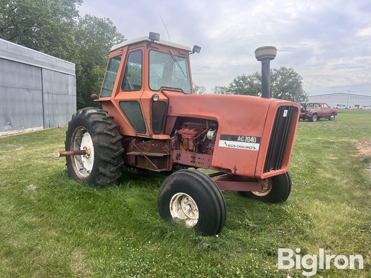 1976-allis-chalmers-7040-image-3