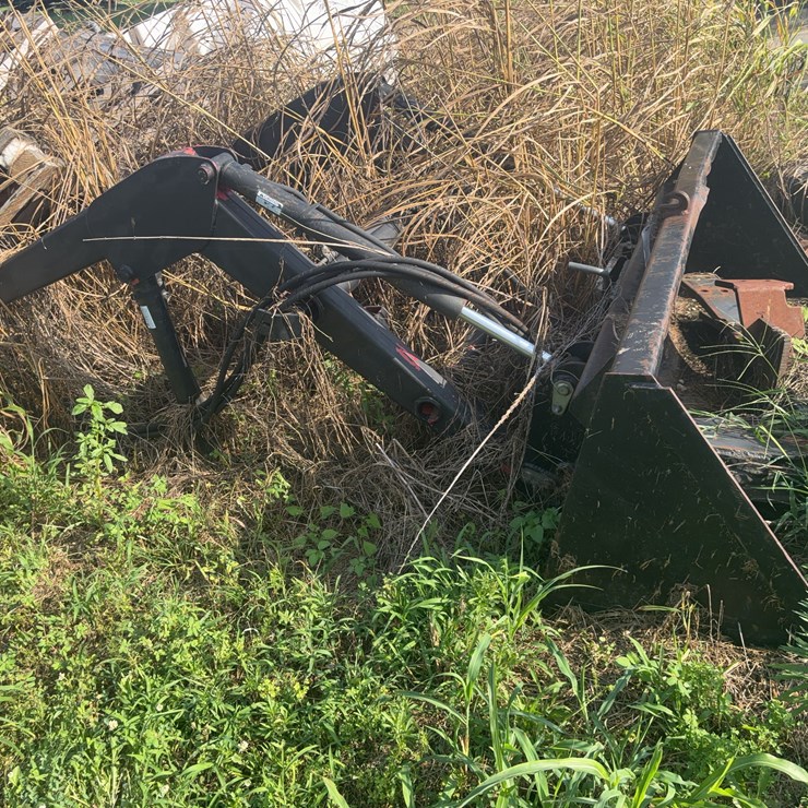 Loader with bucket to fit New Holland TN
